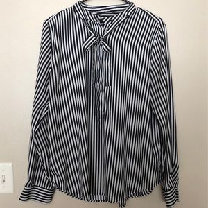 Ann Taylor Blouse L
